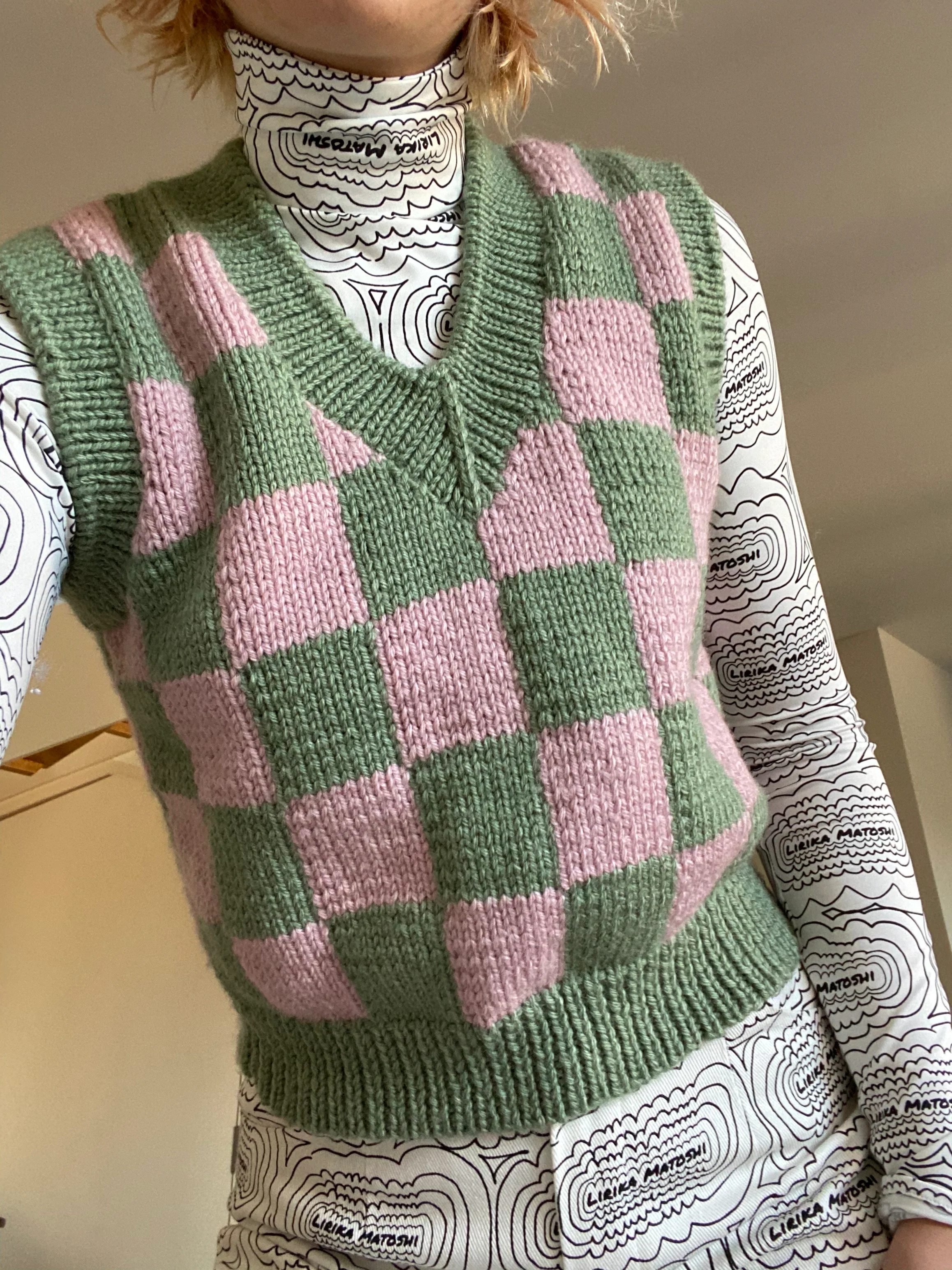 Checkered Knit Vest - Image 6