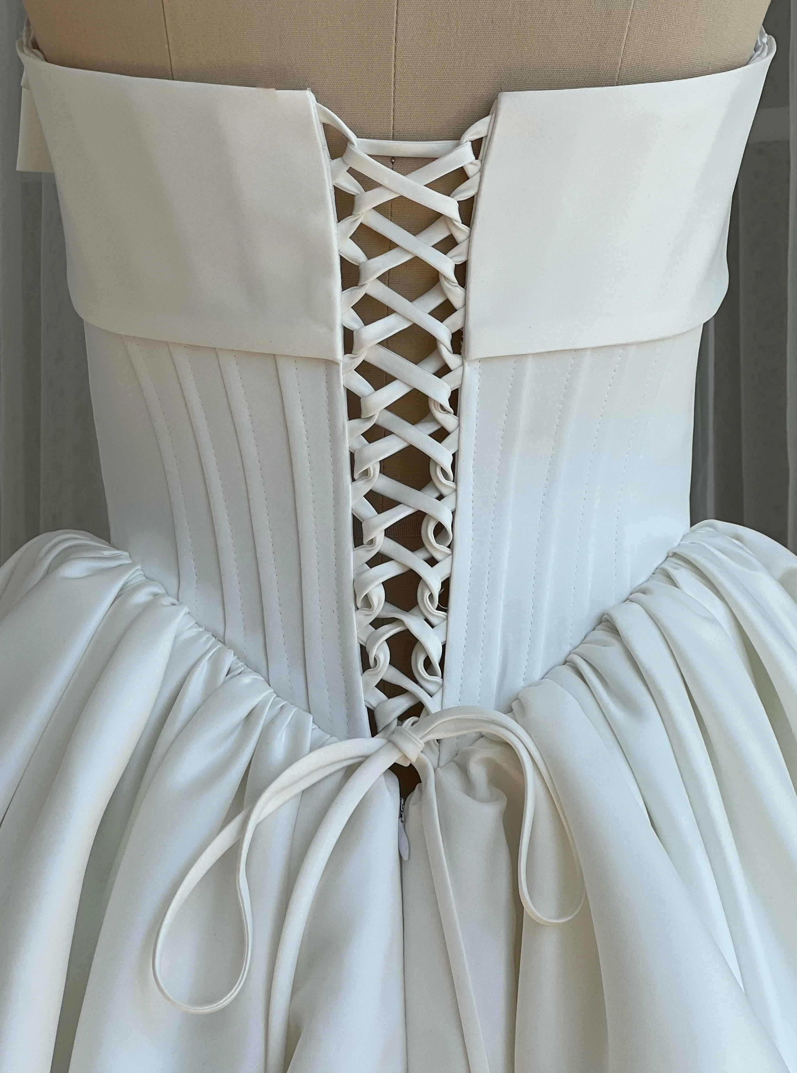 Moon Bow Dress White Midi - Image 2